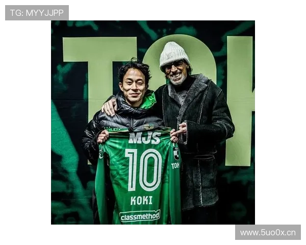 东京绿茵揭幕战致敬拉莫斯赠球衣